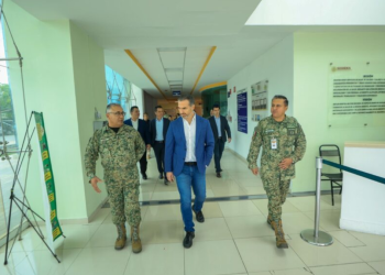 Alcalde De Monterrey Visita Hospital Militar Regional