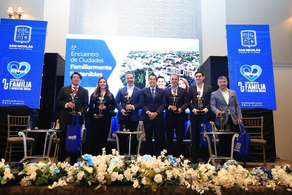 bienestar familiar, Monterrey, políticas públicas, inclusión social, programas municipales, Adrián de la Garza, desarrollo comunitario