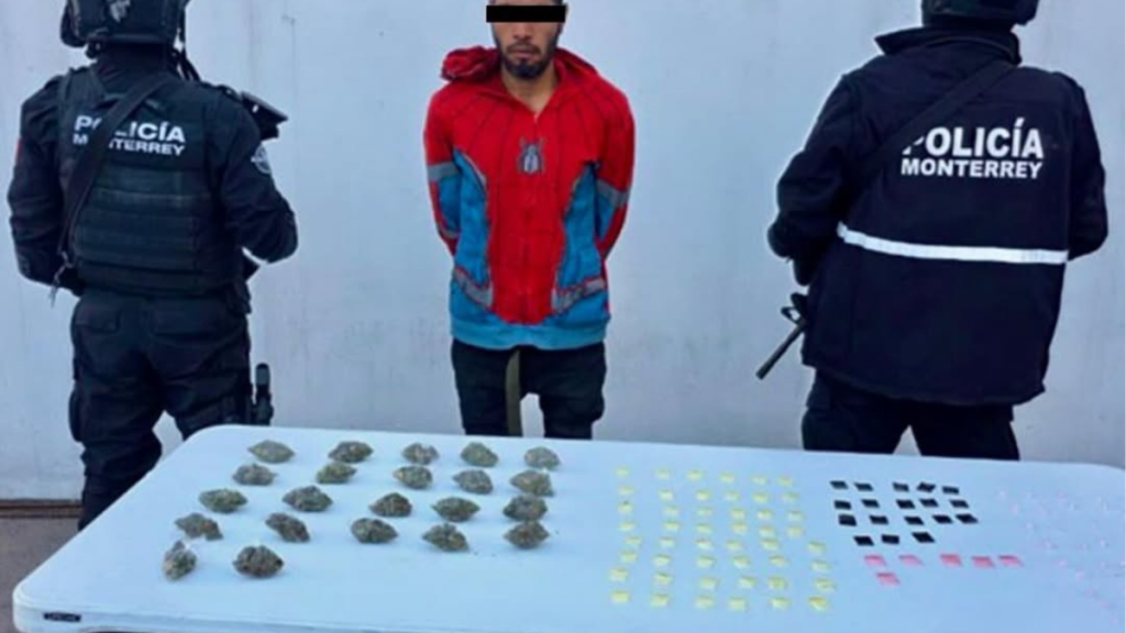 139-drogas-narcovendedor-centro-de-Monterrey-policías-municipales