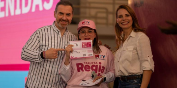 Tarjeta-Regia-Plus-1,500-mujeres-padrón-de-beneficios-Monterrey